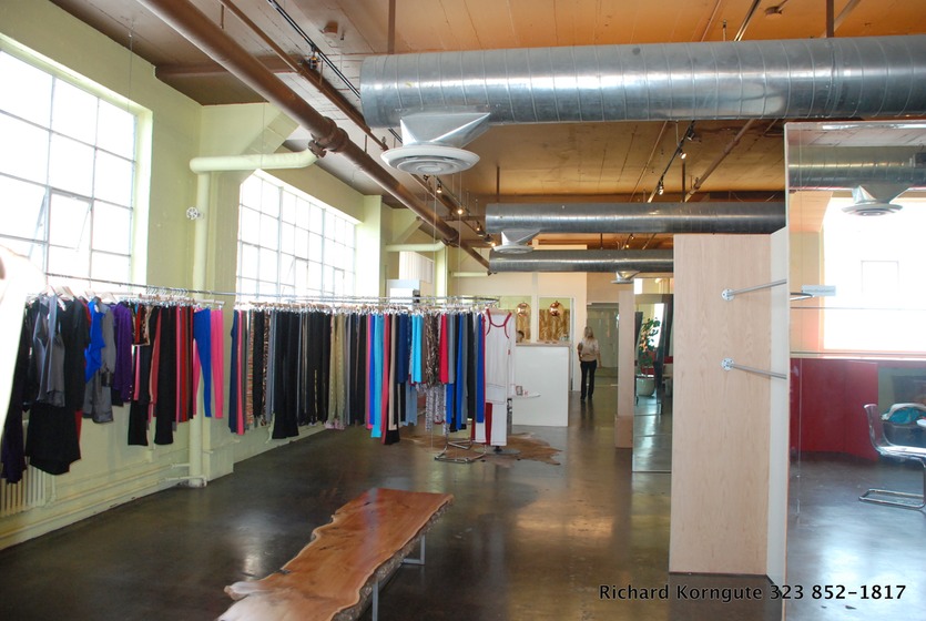 02-Clothing Showroom P-001.JPG