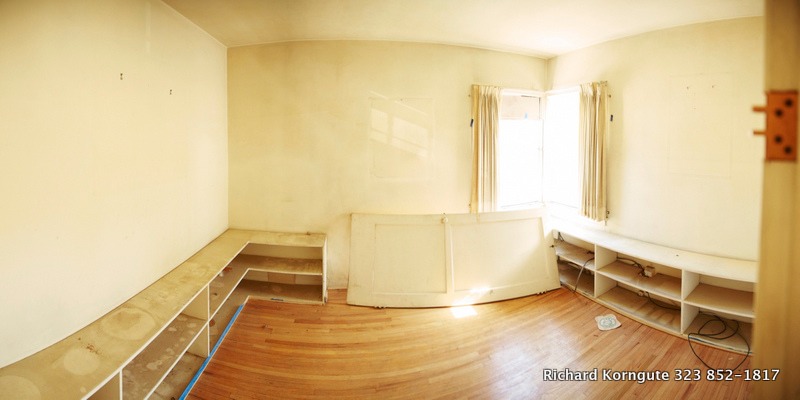 77-Southfaceingroom.jpg